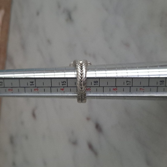 Authentic David Yurman Petite Albion Garnet ring - Picture 9 of 16